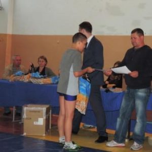 news 7.09.15 Рівне У Здолбунові триває виборча благодійність